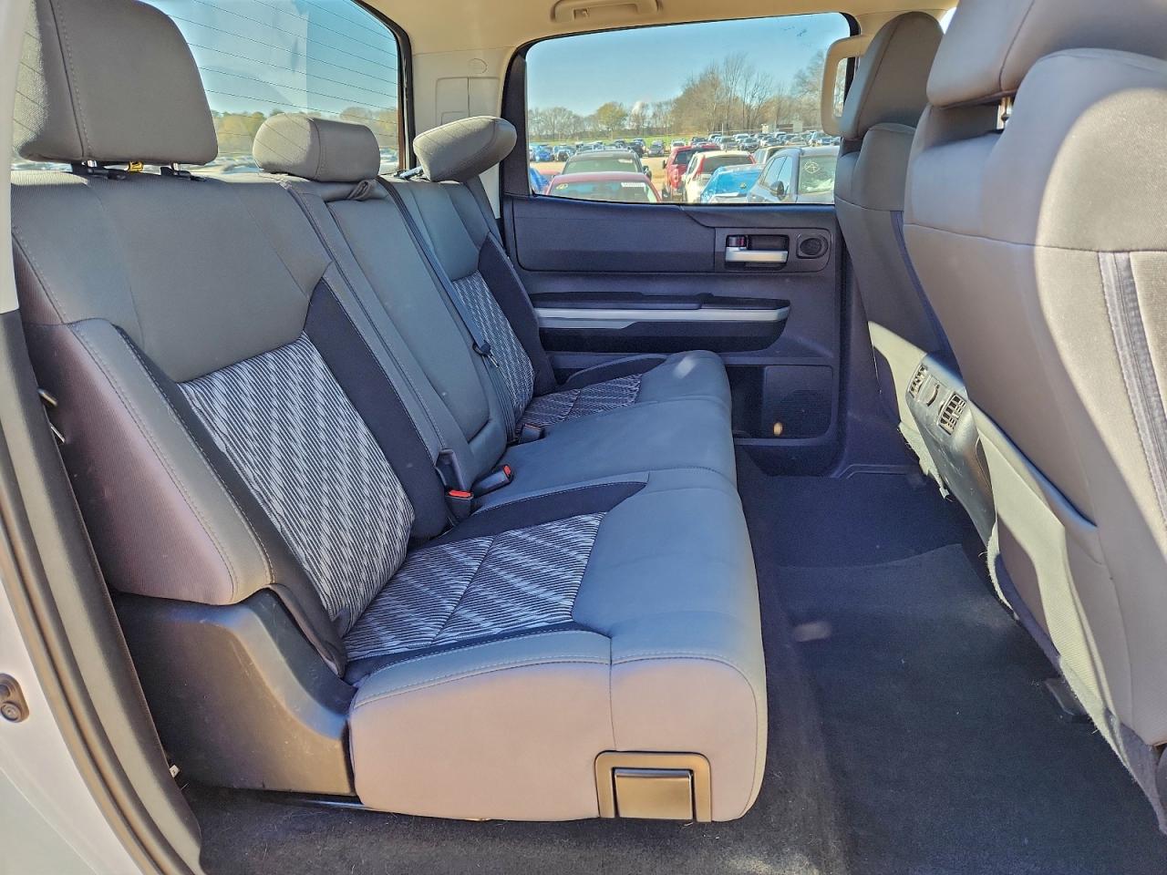 2018 TOYOTA TUNDRA CREWMAX SR5 photo 10