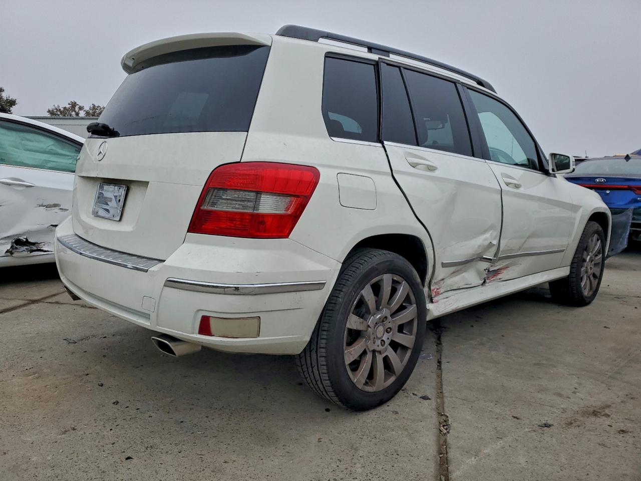 2011 MERCEDES-BENZ GLK 350 photo 3