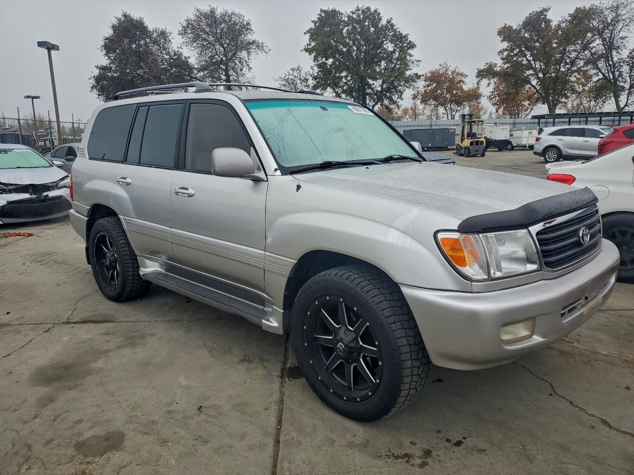 2002 TOYOTA LAND CRUISER photo 4