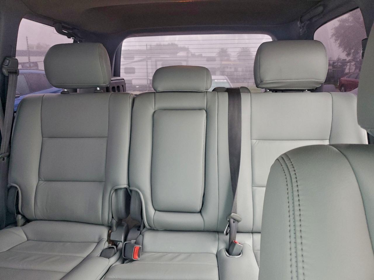 2002 TOYOTA LAND CRUISER photo 10