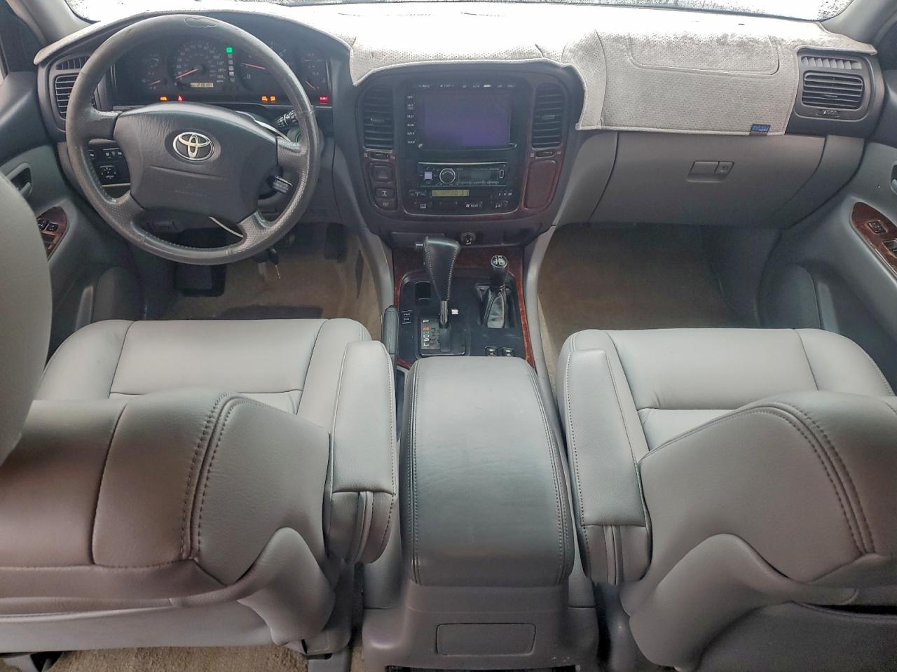 2002 TOYOTA LAND CRUISER photo 8