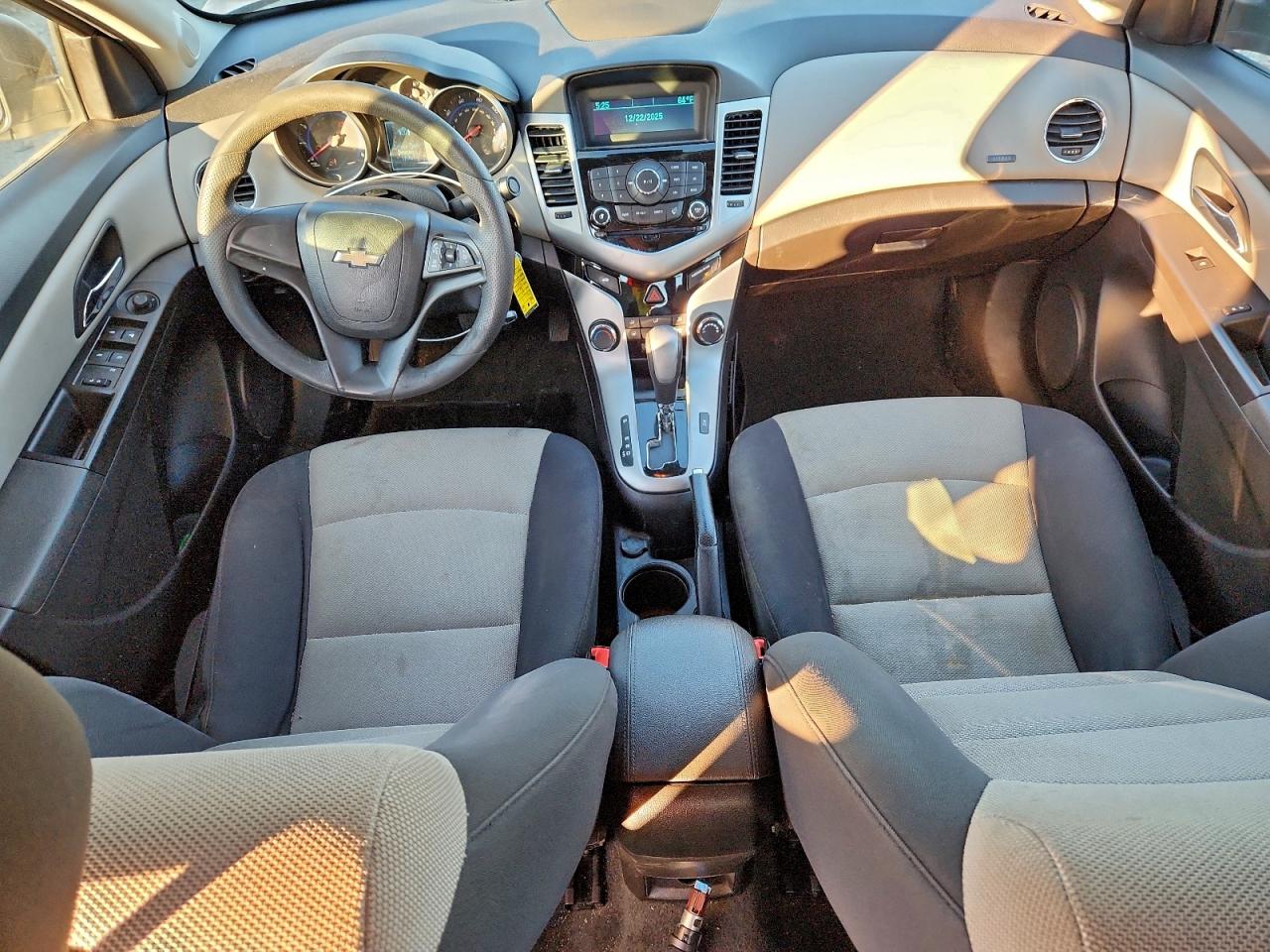 2016 CHEVROLET CRUZE LIMITED LS photo 22