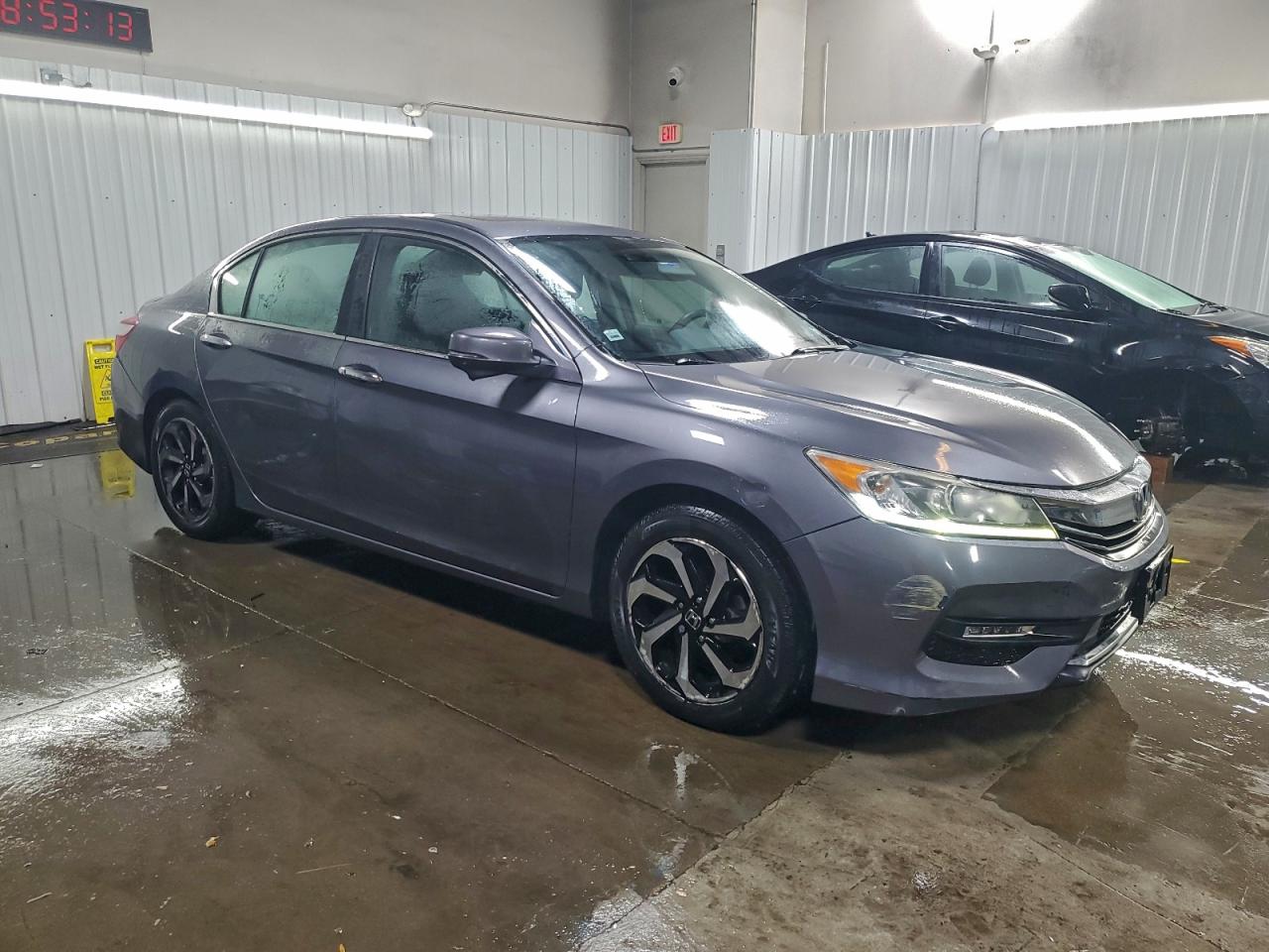 2017 HONDA ACCORD EX photo 4