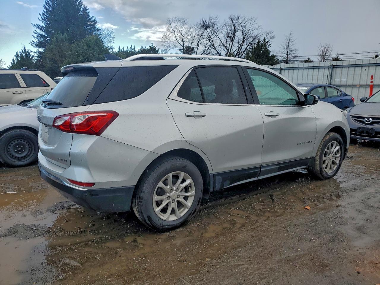 2018 CHEVROLET EQUINOX LT photo 3