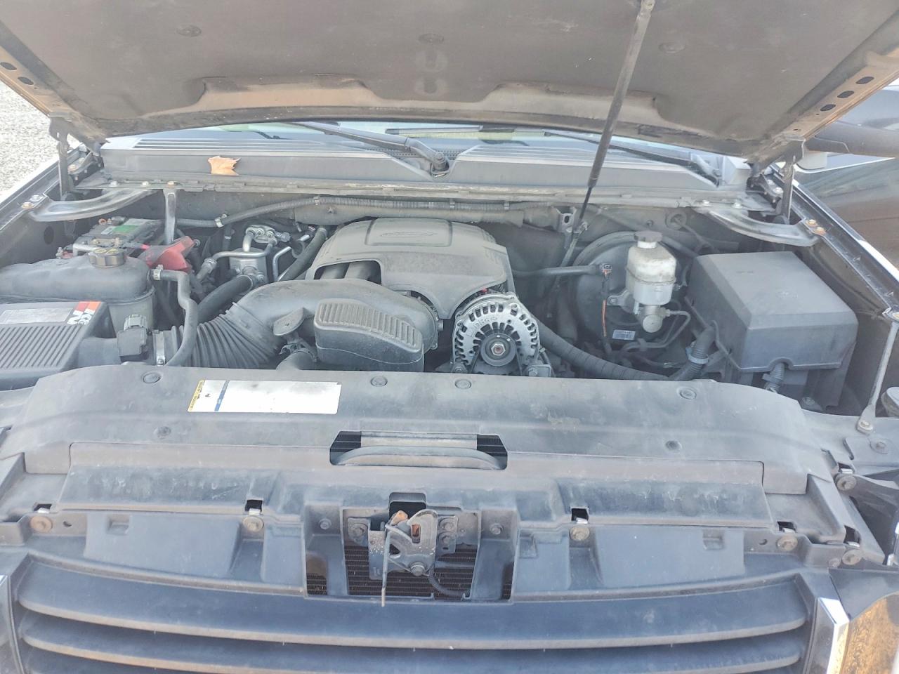 2010 GMC YUKON XL C1500 SLE photo 12