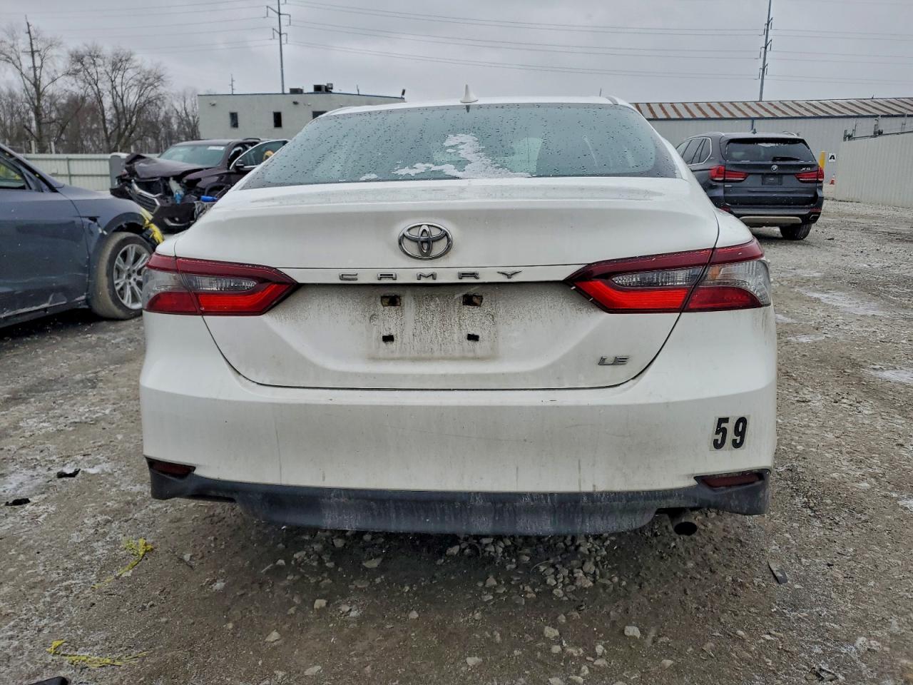 2022 TOYOTA CAMRY LE photo 6