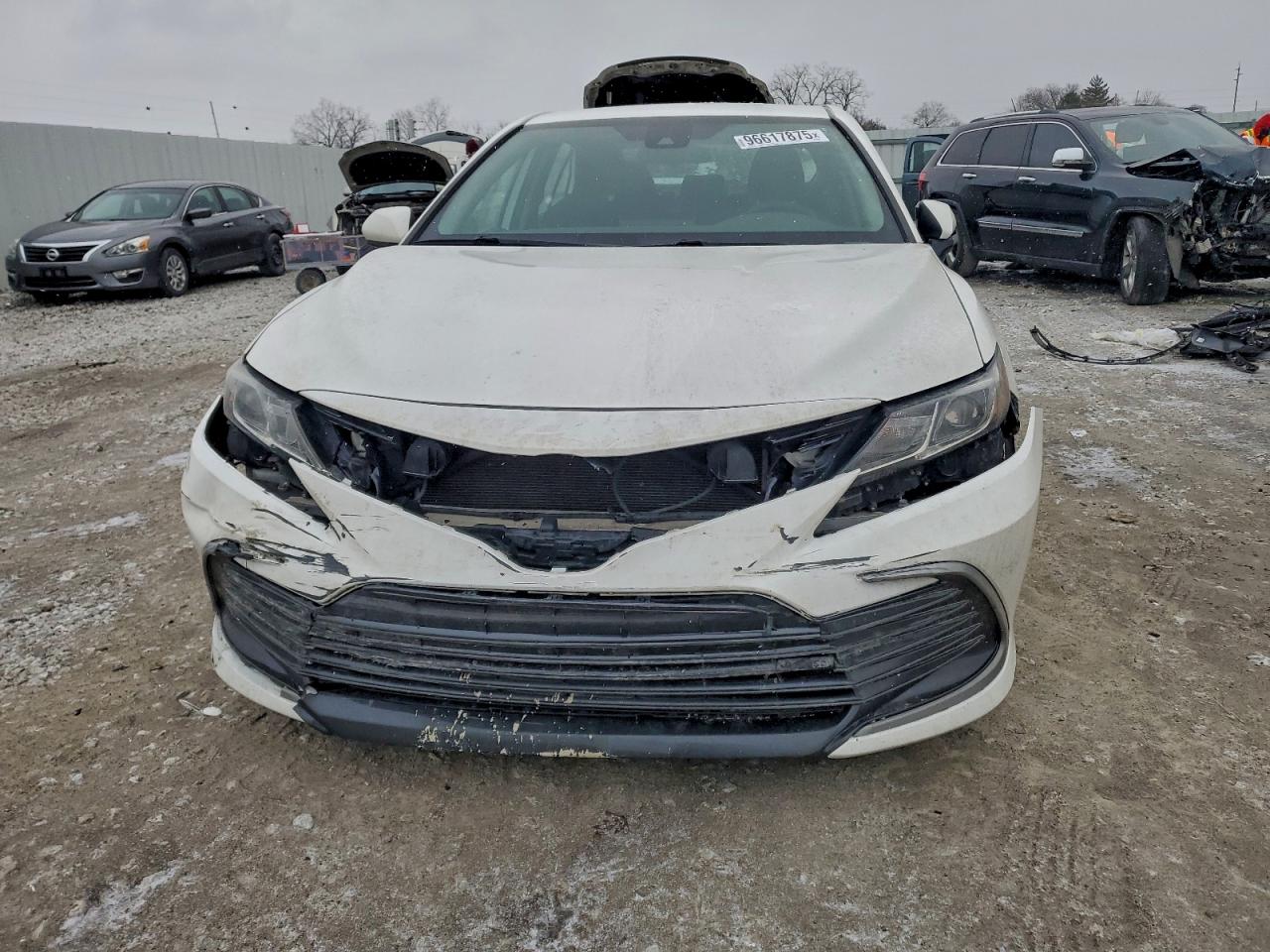 2022 TOYOTA CAMRY LE photo 5