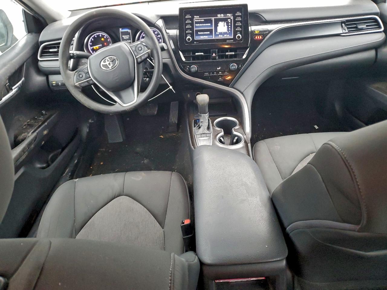 2022 TOYOTA CAMRY LE photo 8