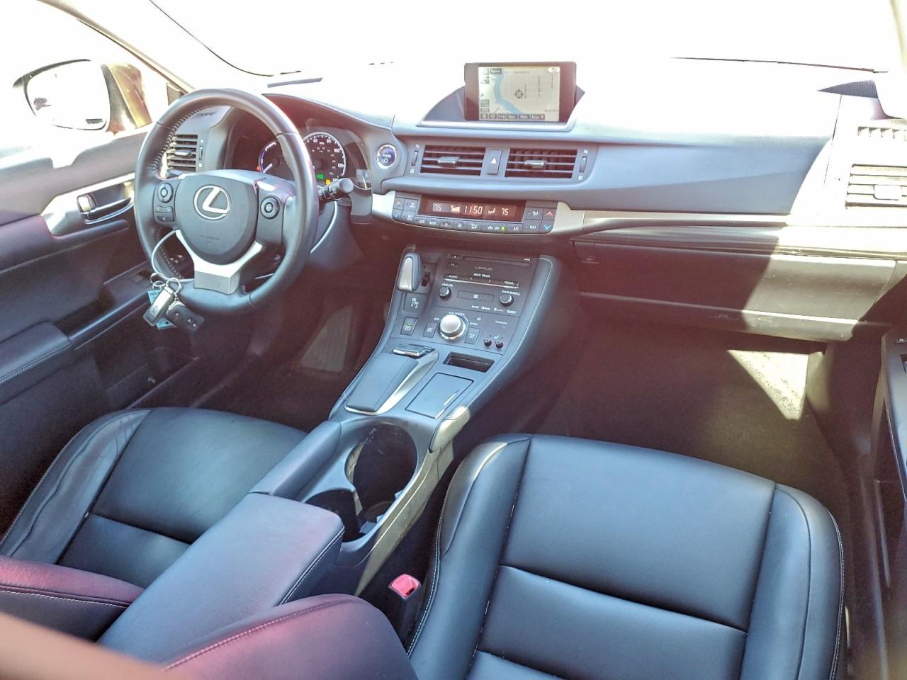 2015 LEXUS CT 200 photo 8