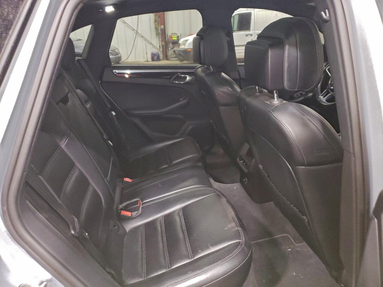 2015 PORSCHE MACAN S photo 11