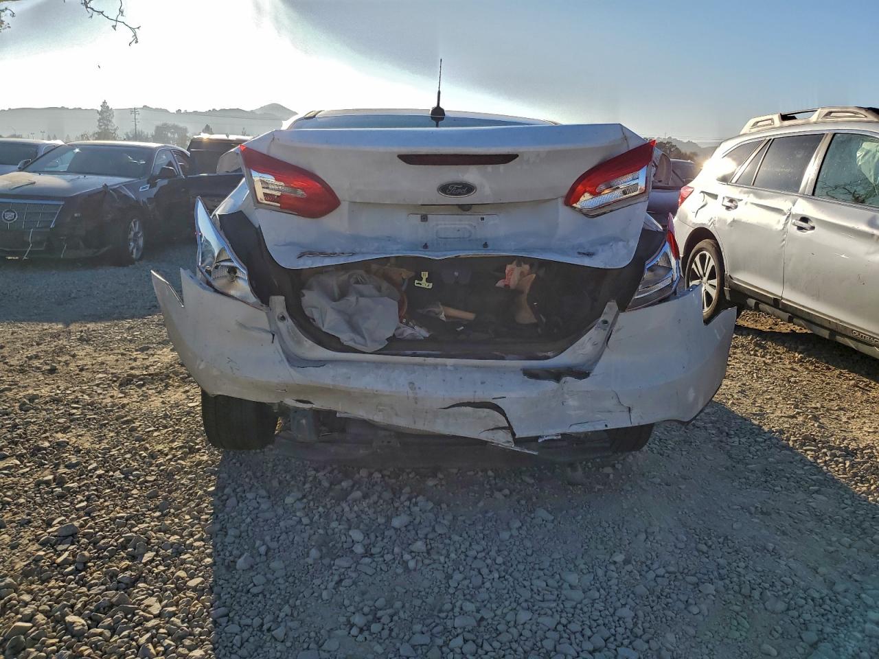 2017 FORD FOCUS SE photo 6