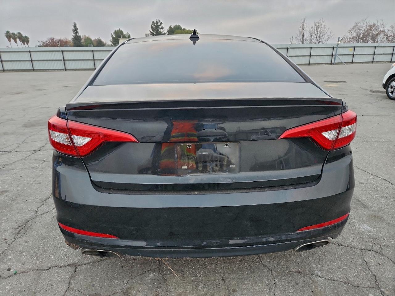 2015 HYUNDAI SONATA SPORT photo 6
