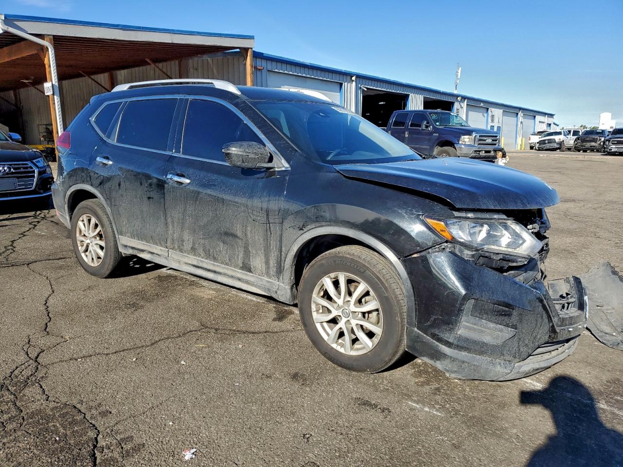 2019 NISSAN ROGUE SV photo 4