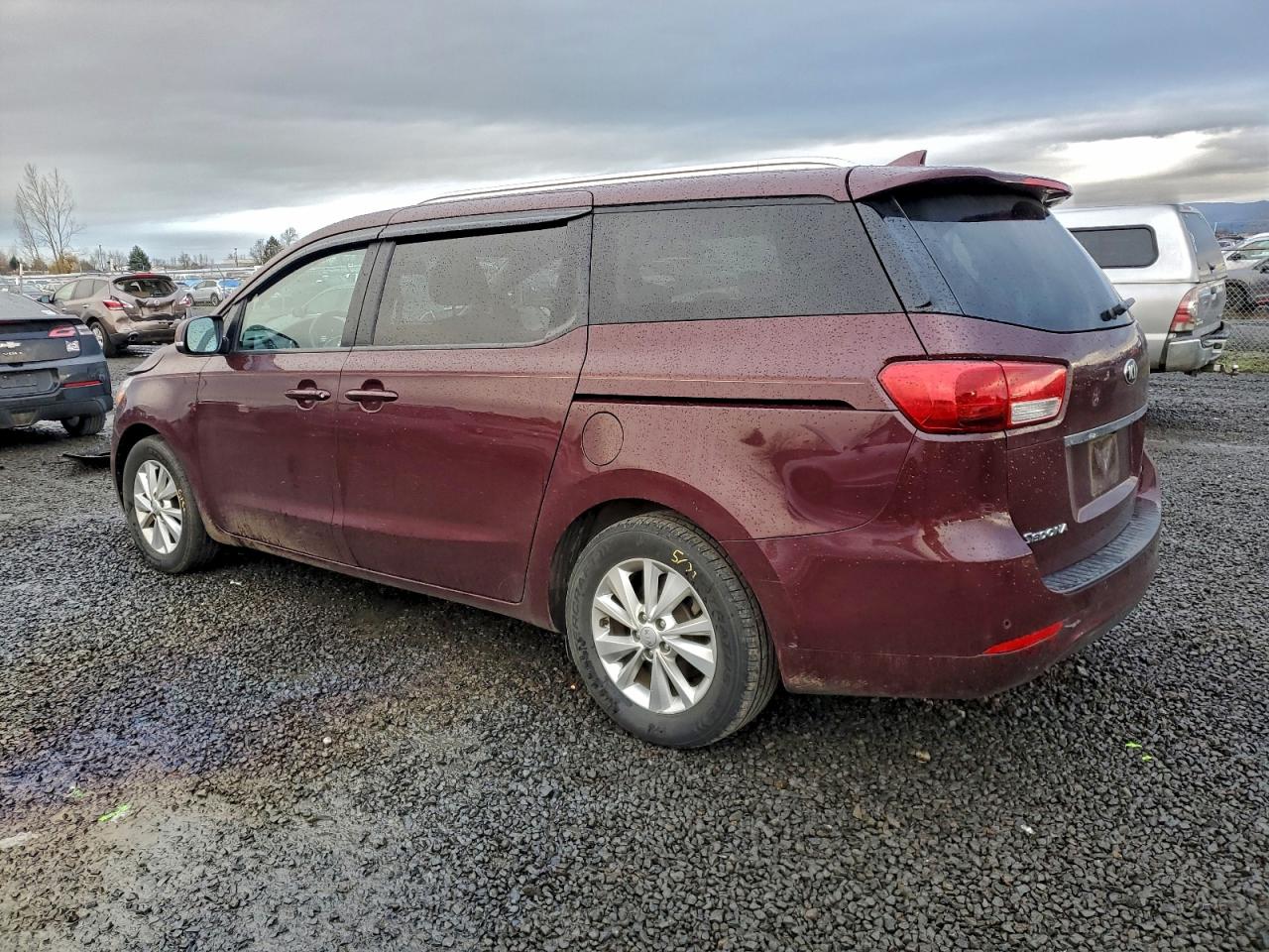 2017 KIA SEDONA LX photo 2