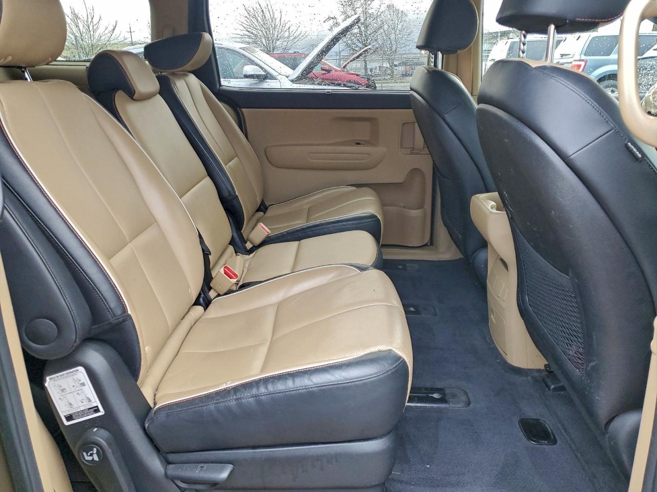 2017 KIA SEDONA LX photo 11
