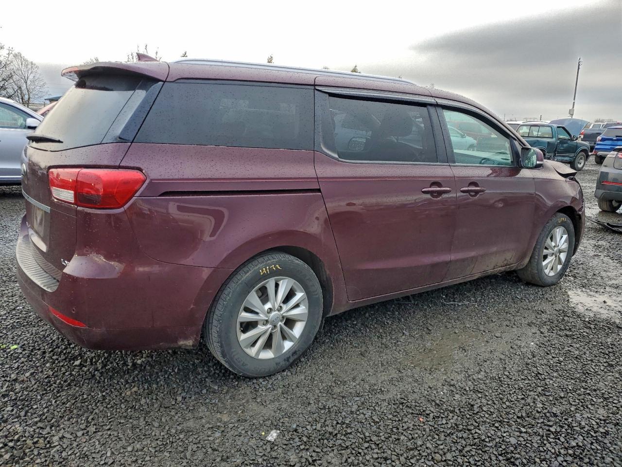 2017 KIA SEDONA LX photo 3