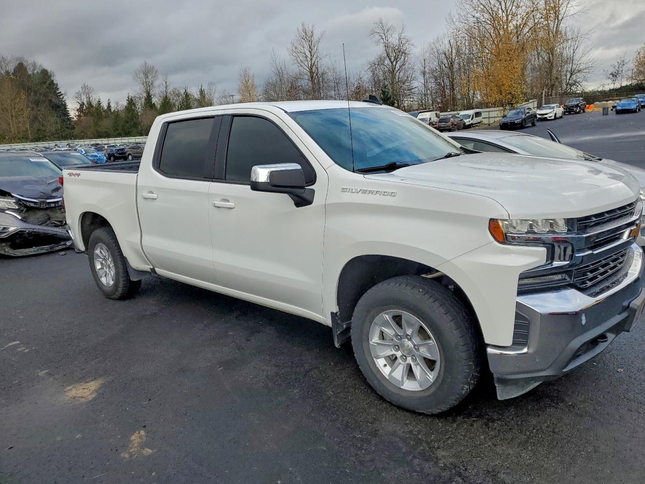 2019 CHEVROLET SILVERADO K1500 LT photo 4
