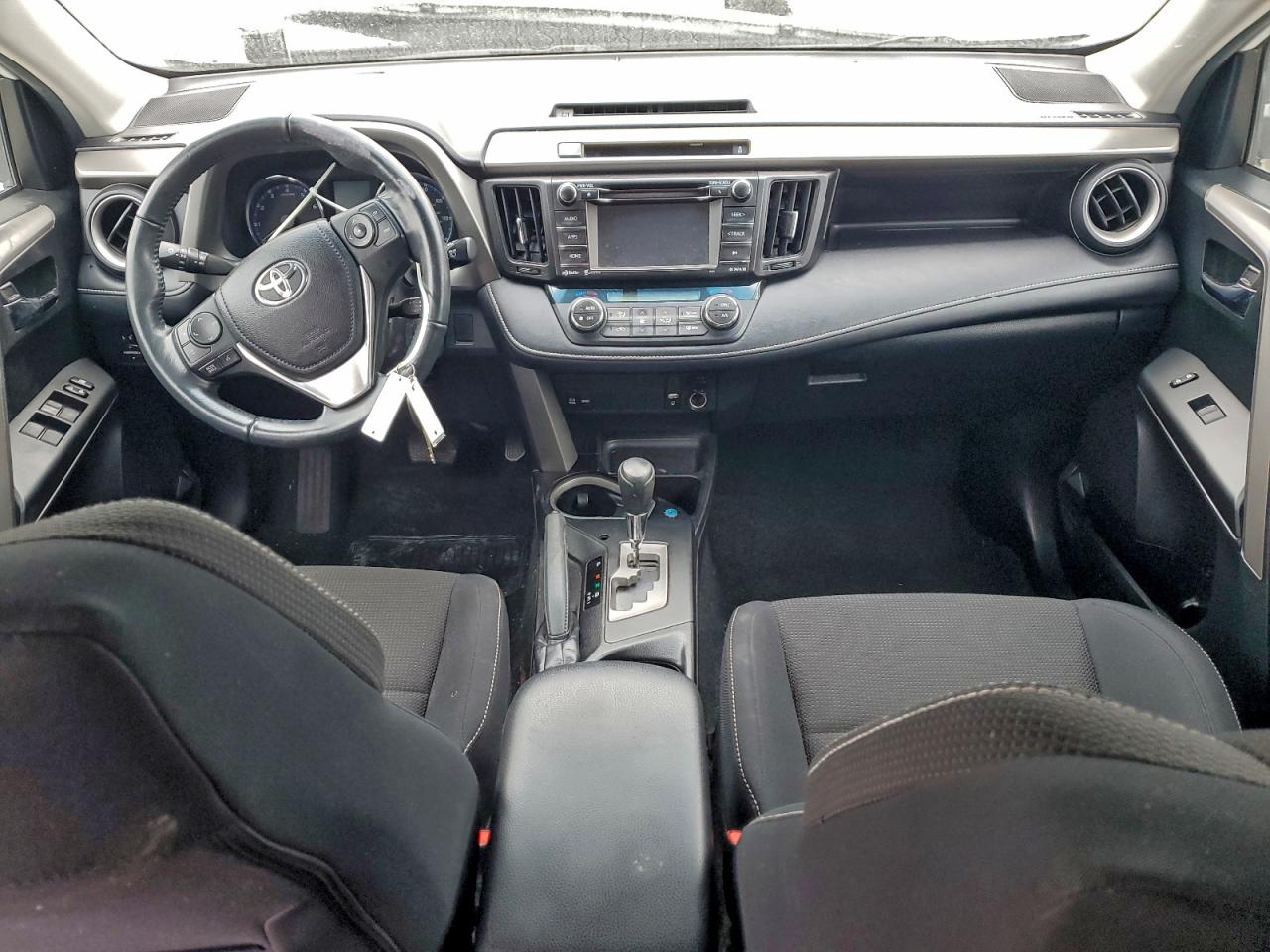 2016 TOYOTA RAV4 XLE photo 8