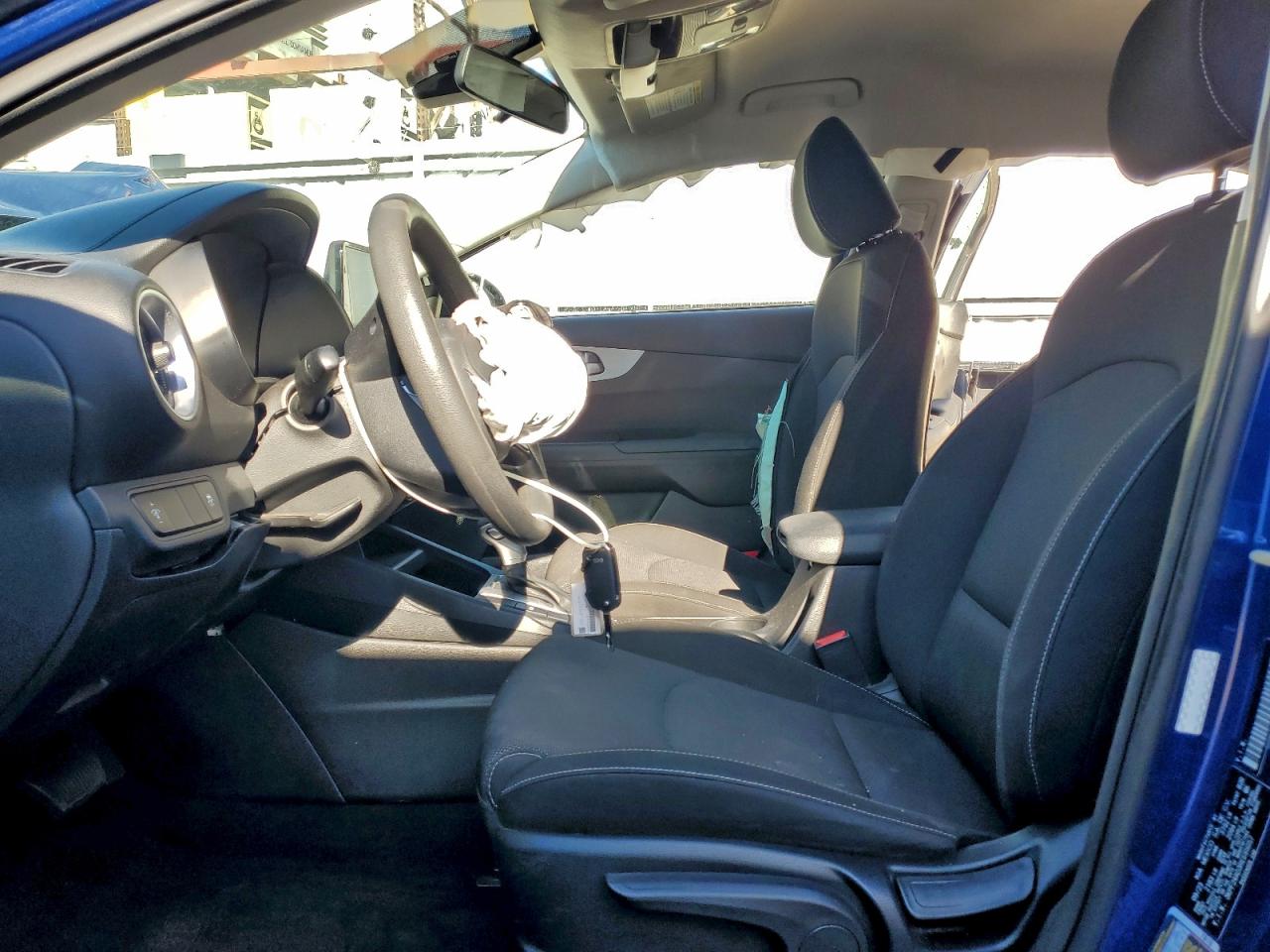 2024 KIA FORTE LX photo 7