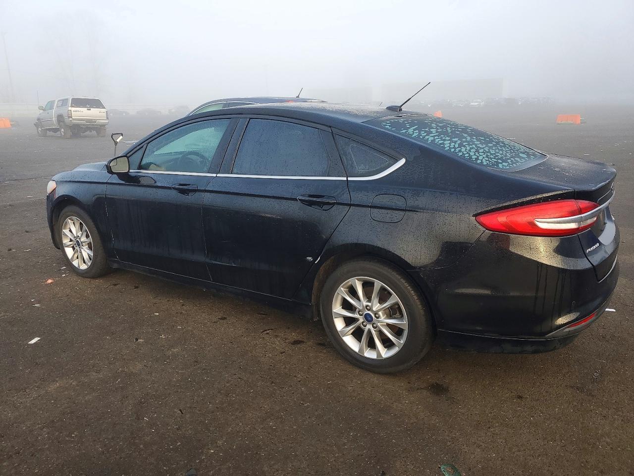 2017 FORD FUSION SE photo 2