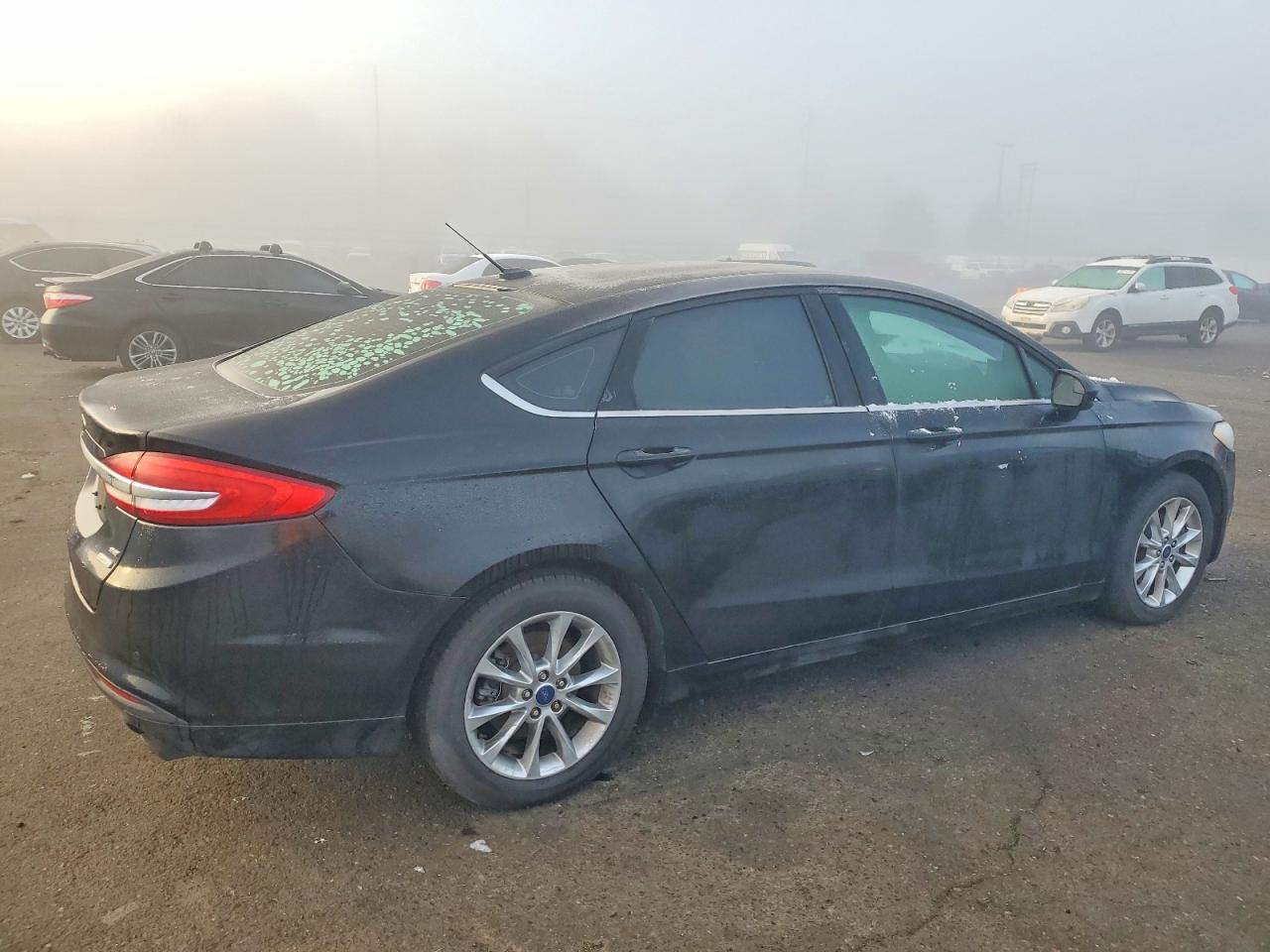 2017 FORD FUSION SE photo 3