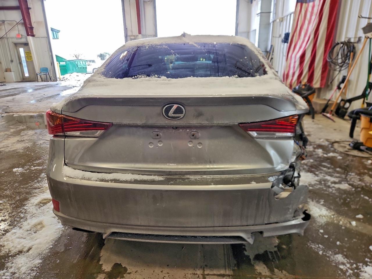 2017 LEXUS IS 300 photo 6
