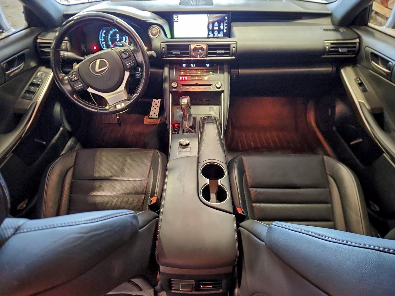 2017 LEXUS IS 300 photo 8