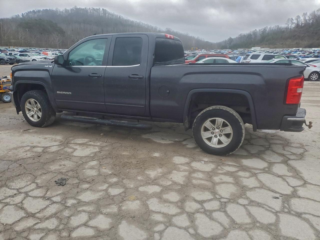 2014 GMC SIERRA K1500 SLE photo 2