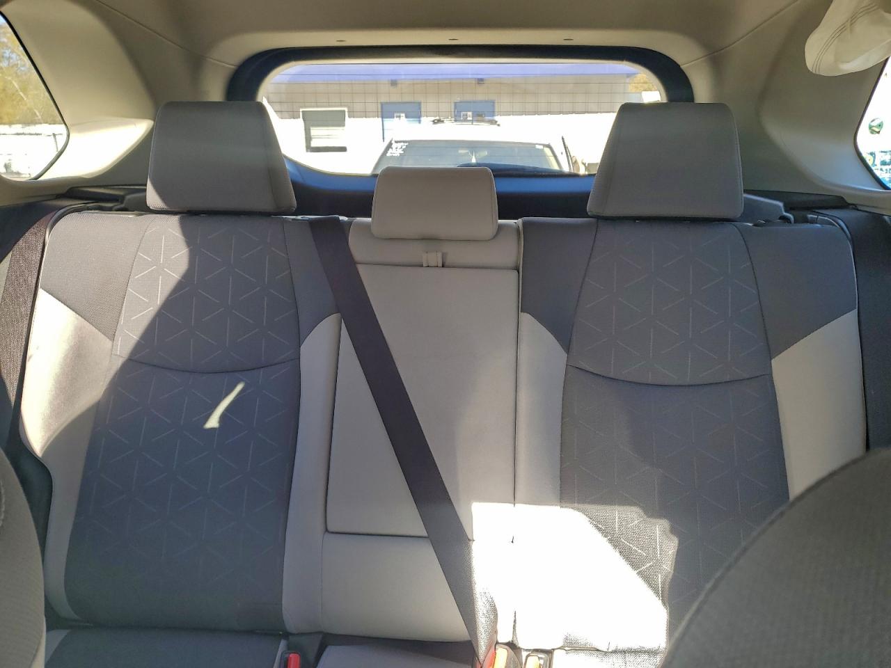 2019 TOYOTA RAV4 XLE photo 10