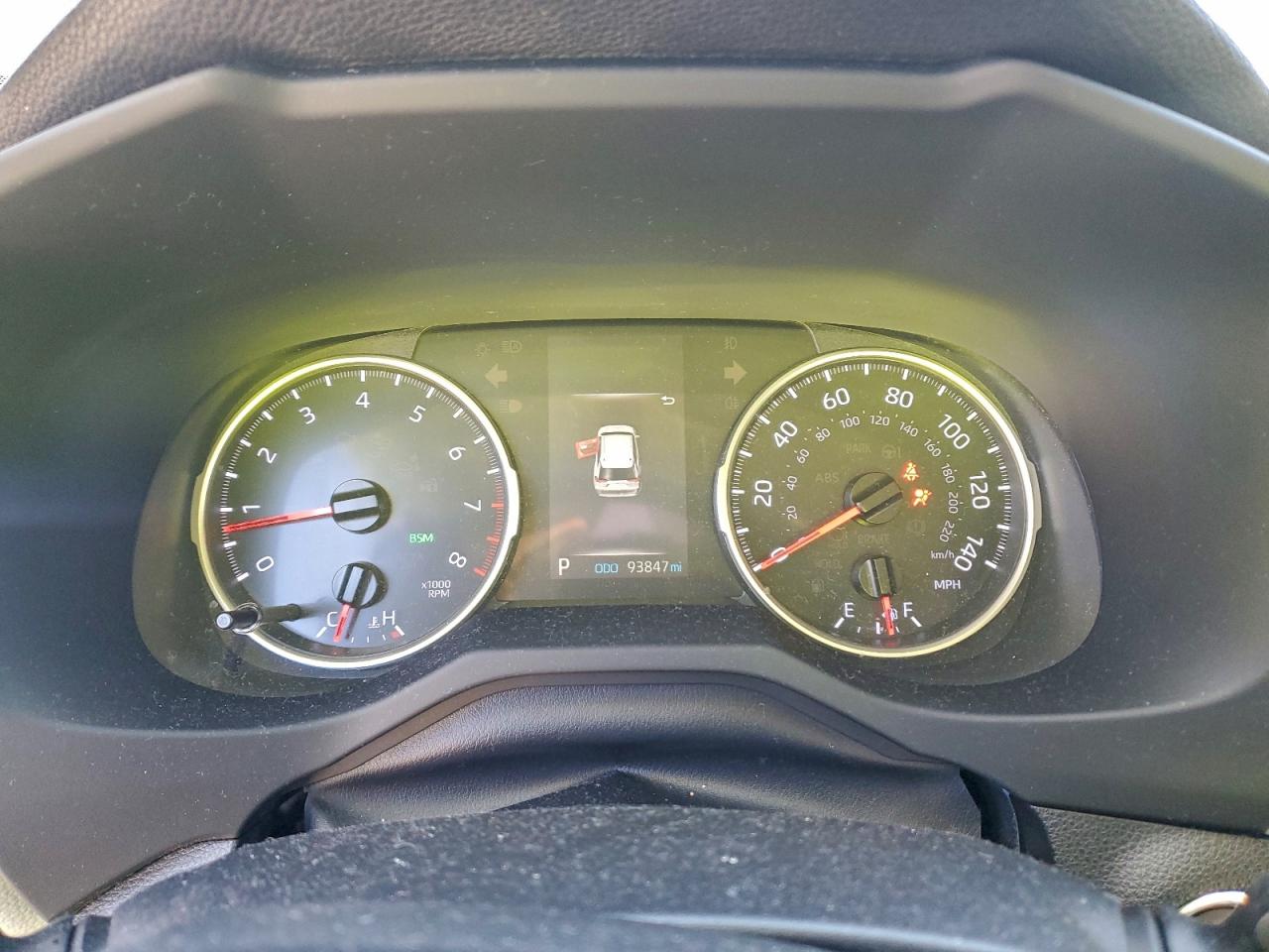 2019 TOYOTA RAV4 XLE photo 9