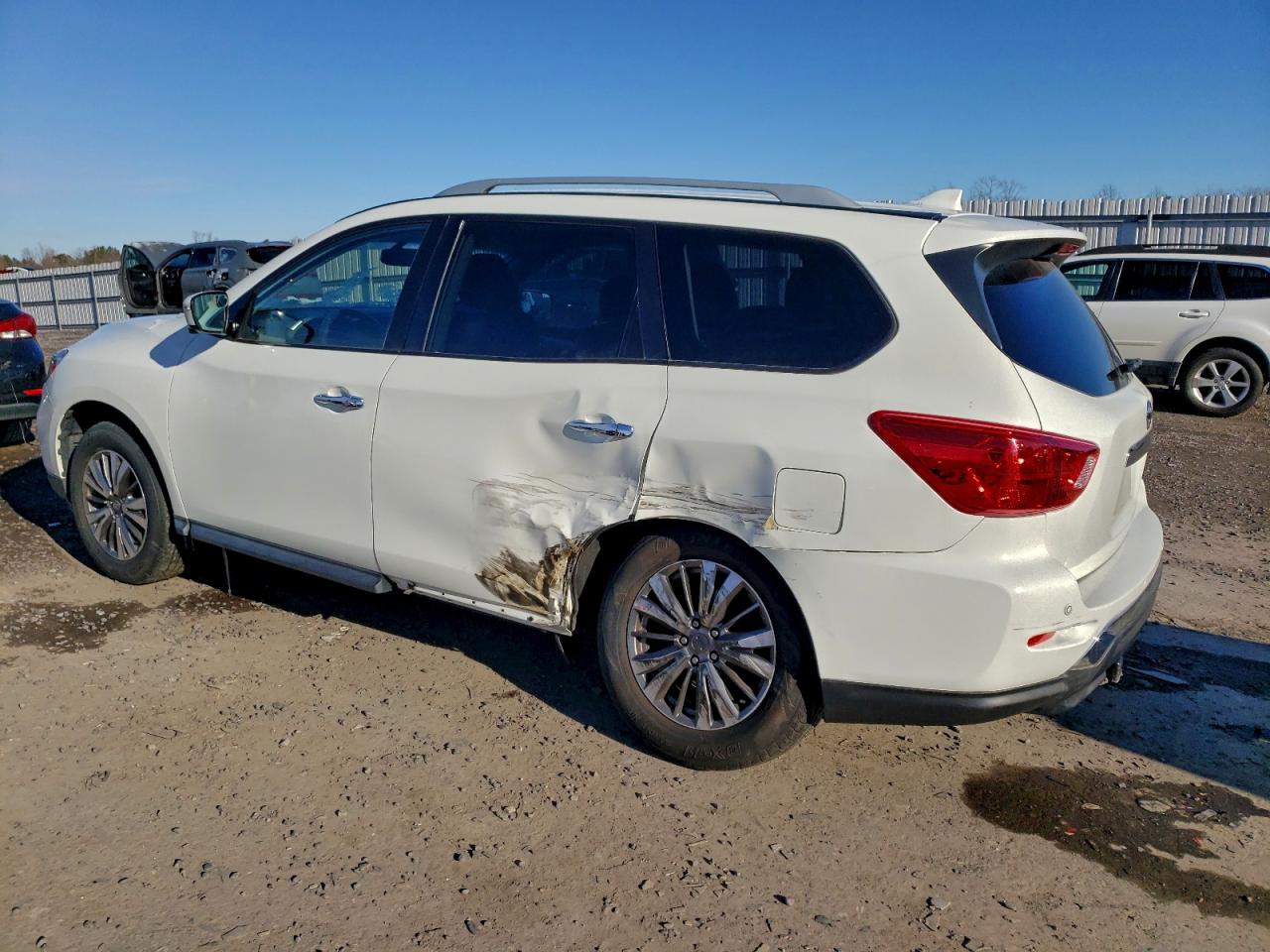 2020 NISSAN PATHFINDER SL photo 2