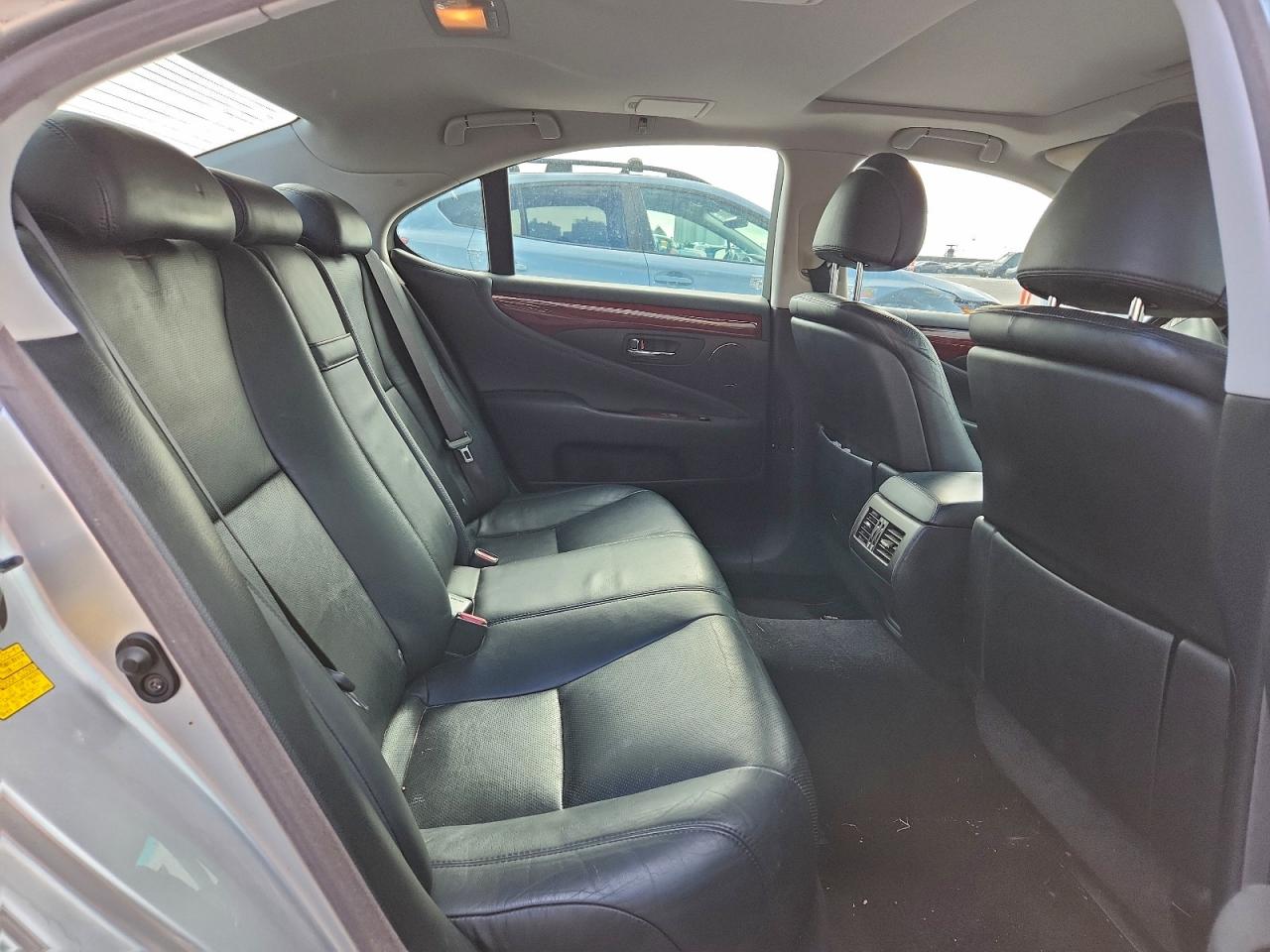 2010 LEXUS LS 460 photo 10