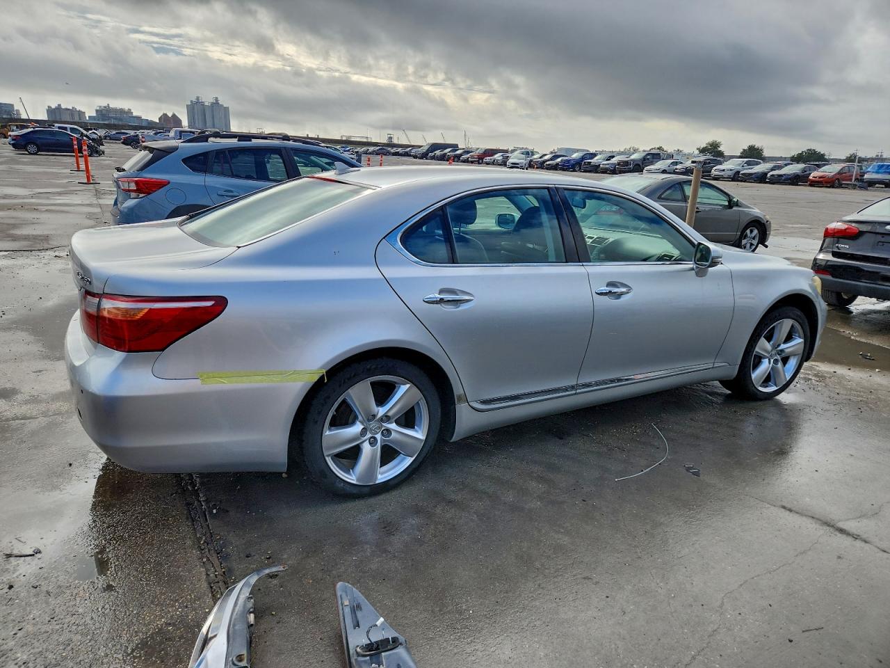 2010 LEXUS LS 460 photo 3
