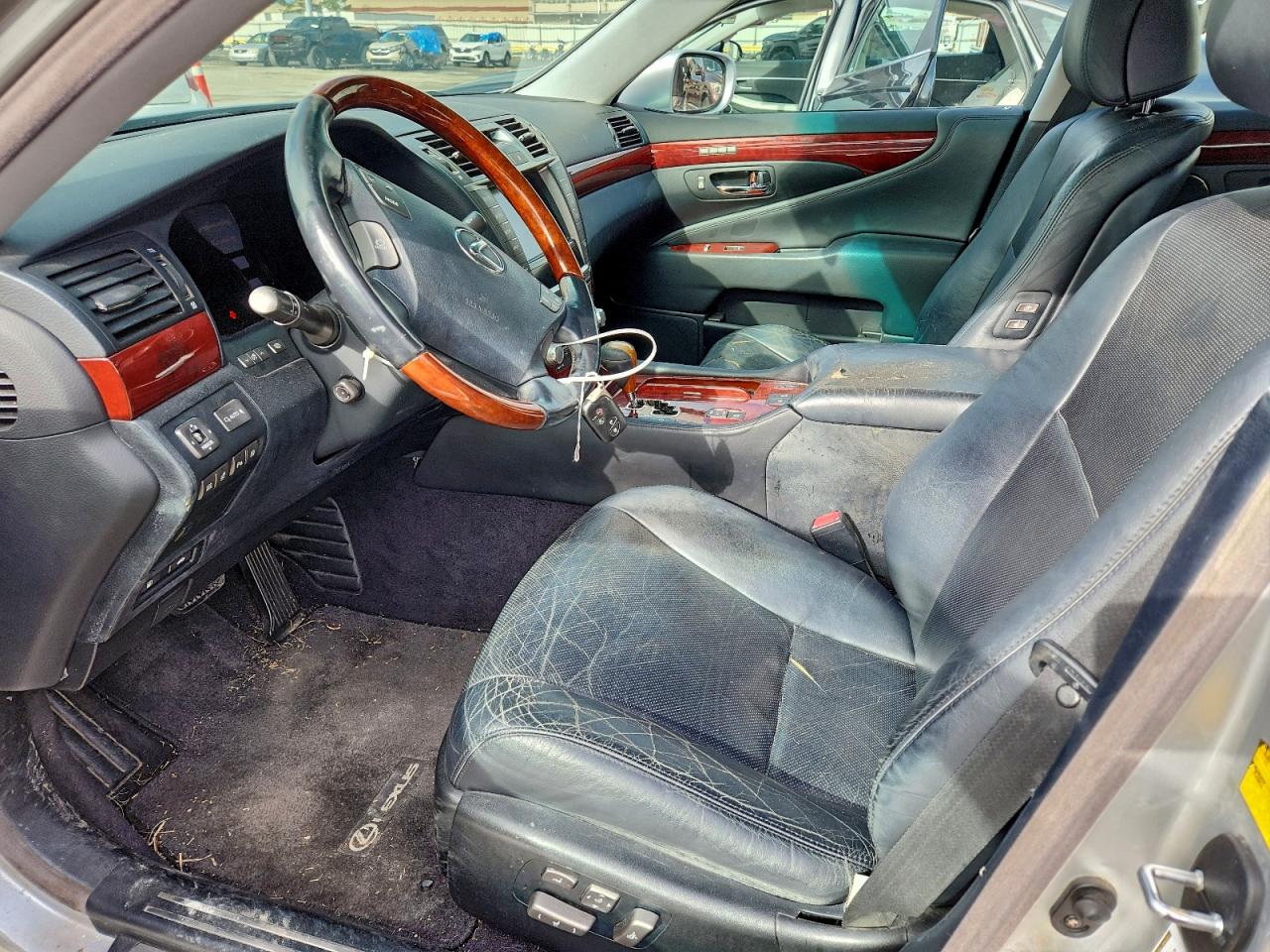 2010 LEXUS LS 460 photo 7