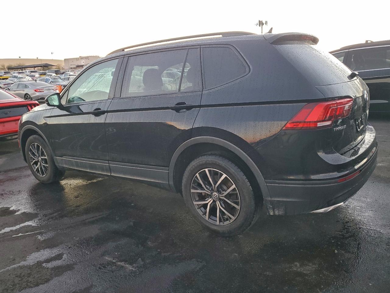 2021 VOLKSWAGEN TIGUAN S photo 2