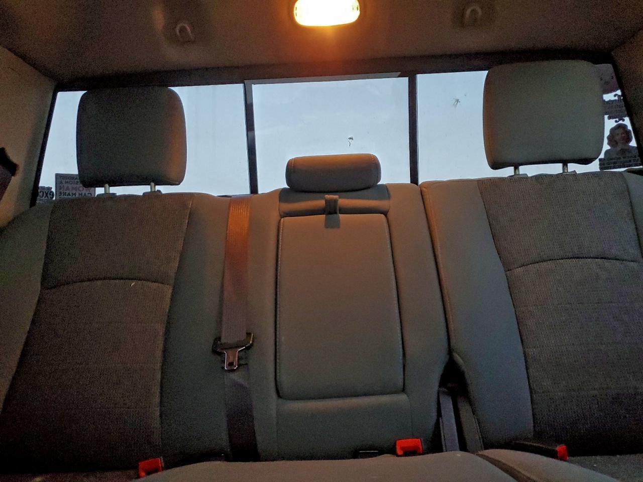 2015 RAM 1500 SLT photo 10