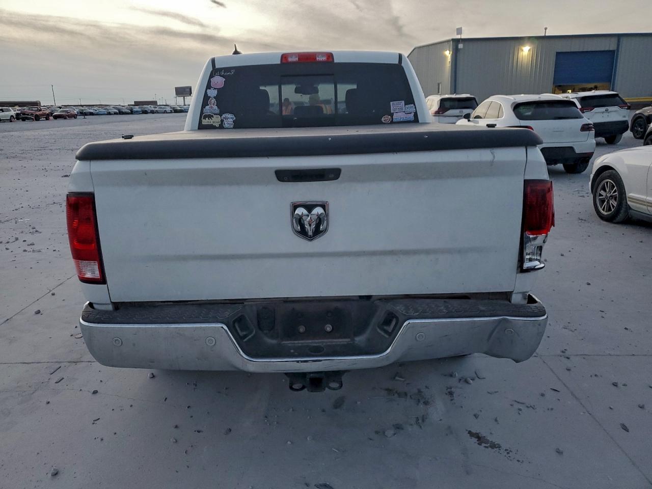 2015 RAM 1500 SLT photo 6