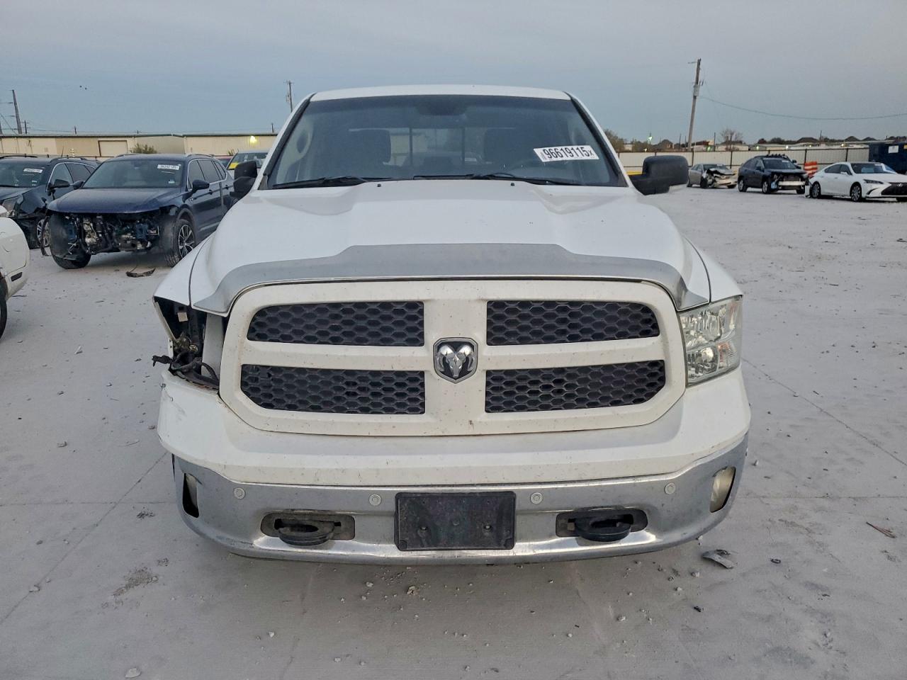 2015 RAM 1500 SLT photo 5