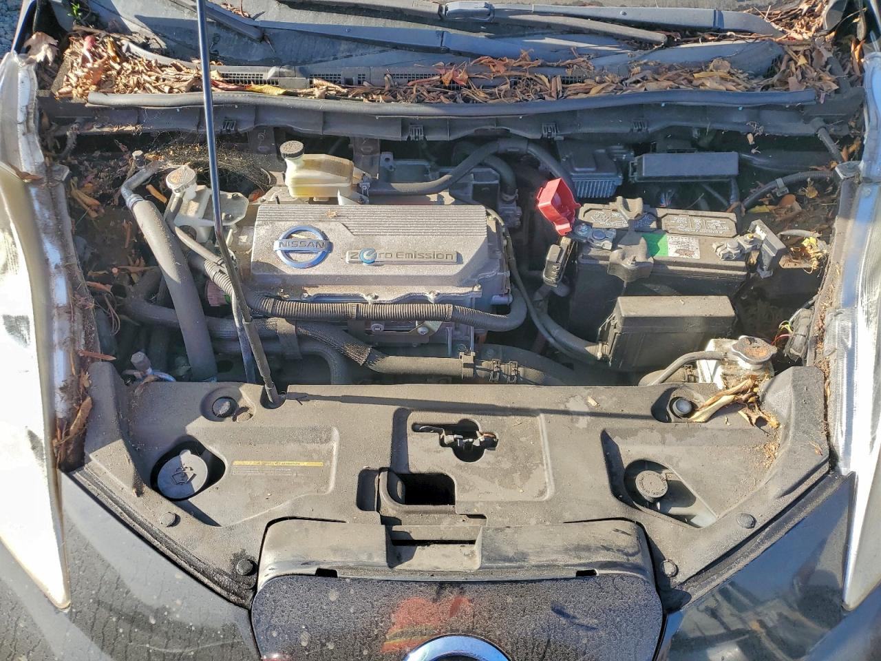 2012 NISSAN LEAF SV photo 11