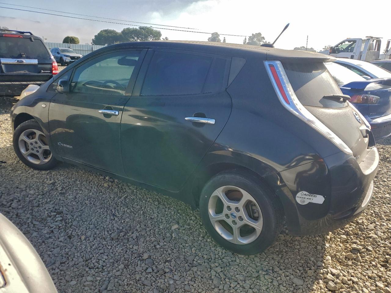 2012 NISSAN LEAF SV photo 2