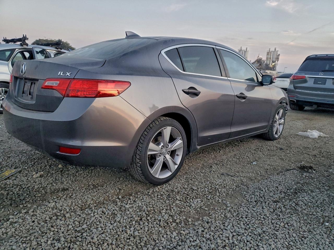 2015 ACURA ILX 20 photo 3
