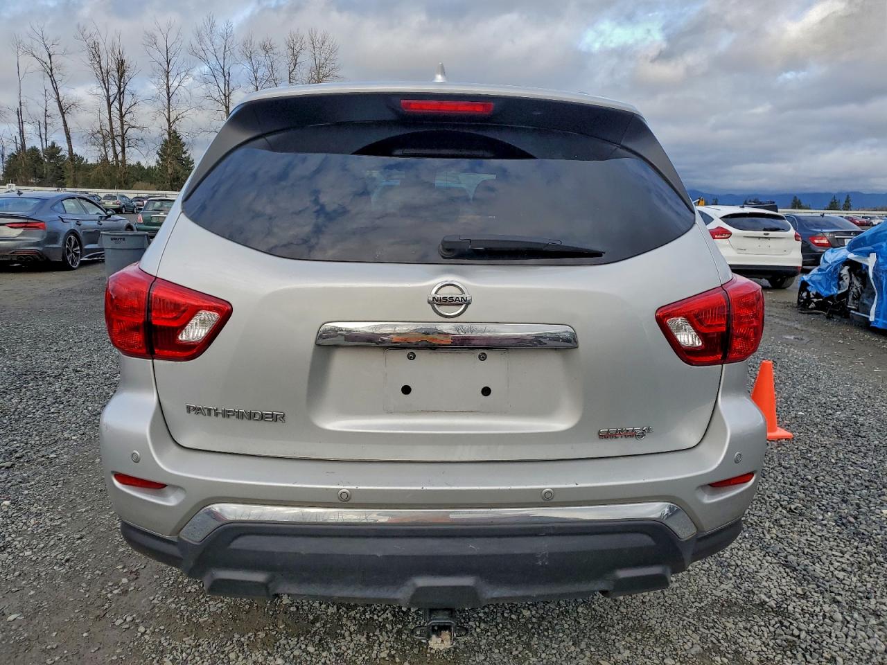 2020 NISSAN PATHFINDER S photo 6