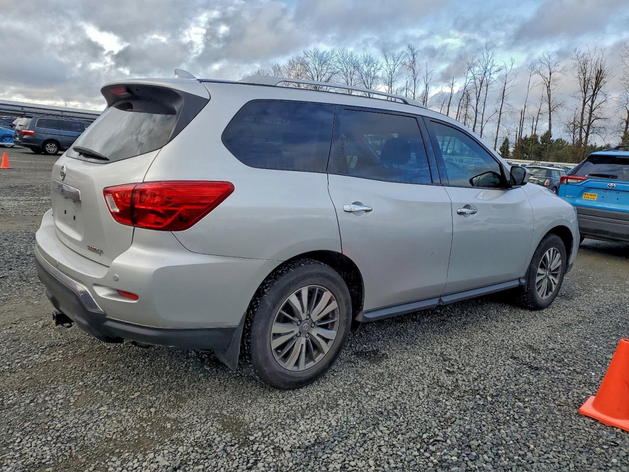 2020 NISSAN PATHFINDER S photo 3