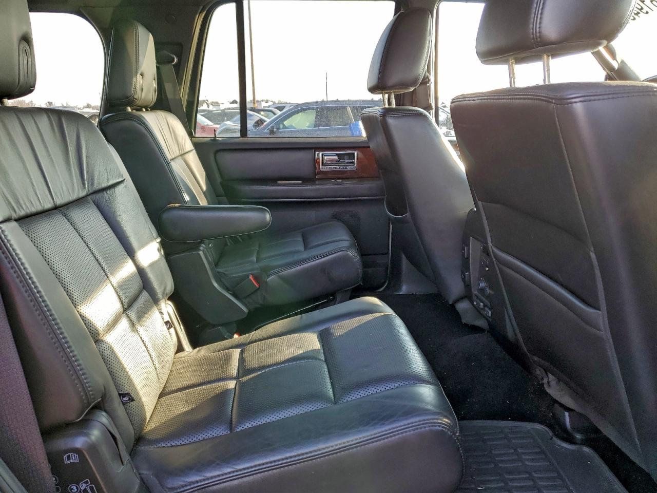 2012 LINCOLN NAVIGATOR photo 21