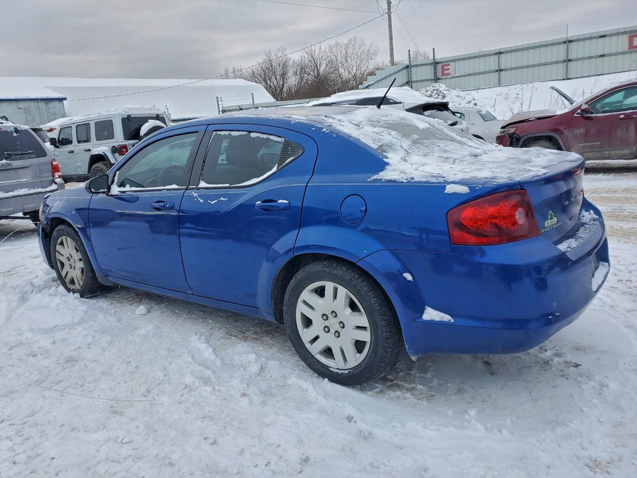 2014 DODGE AVENGER SE photo 2