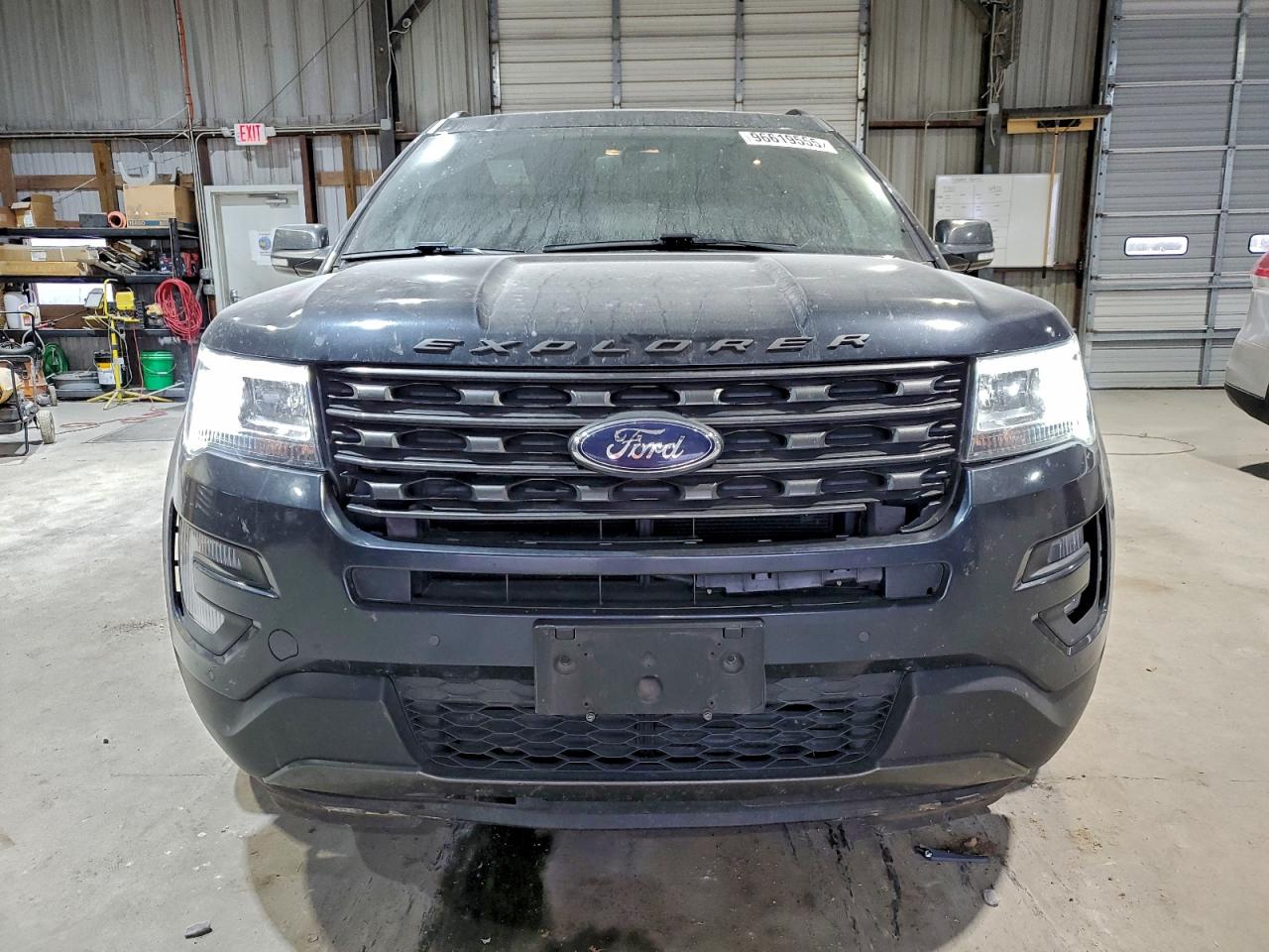 2017 FORD EXPLORER XLT photo 5