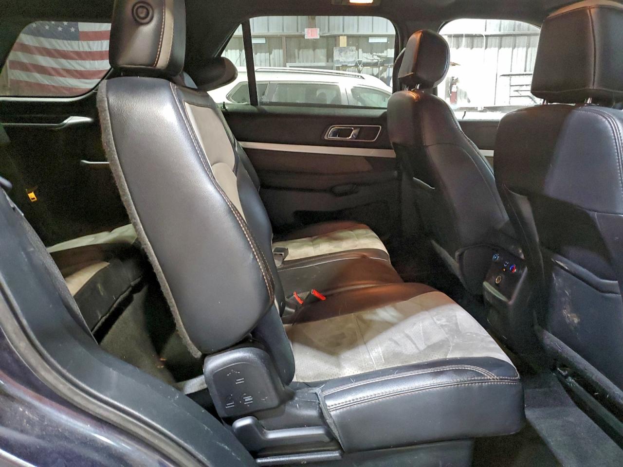 2017 FORD EXPLORER XLT photo 11