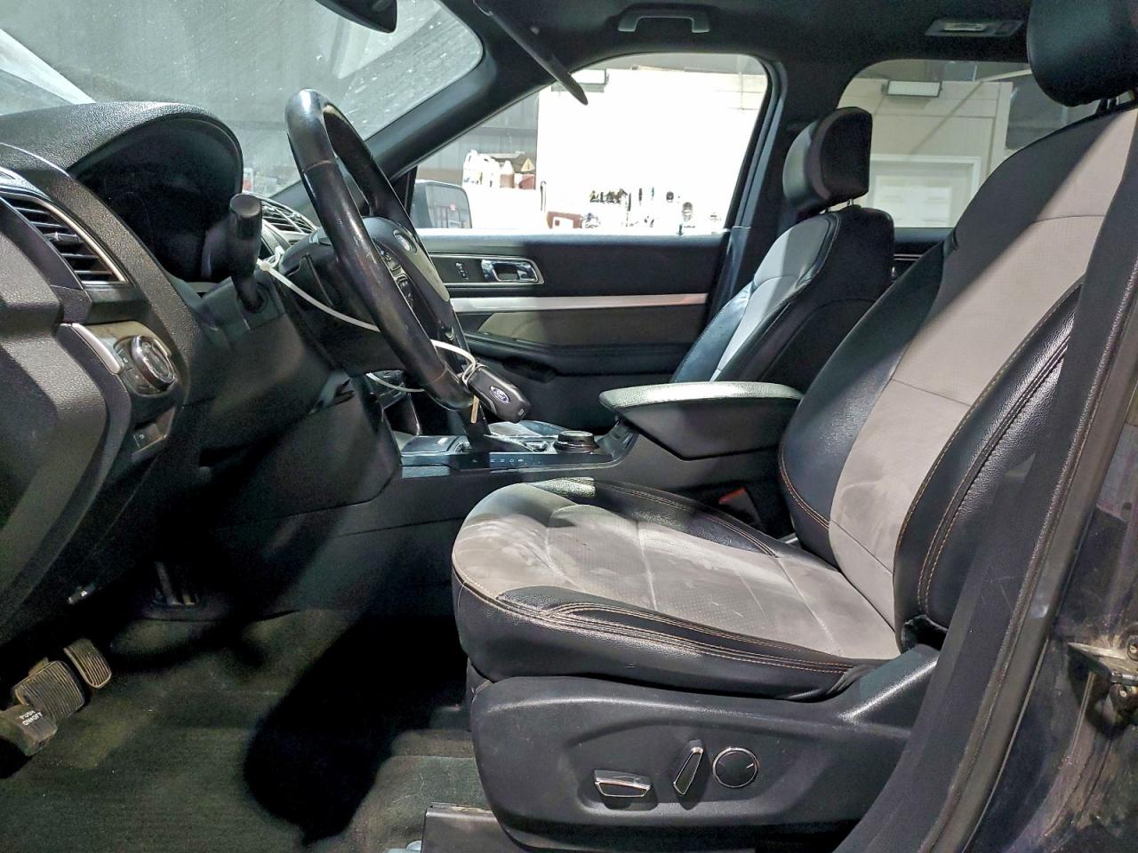 2017 FORD EXPLORER XLT photo 7