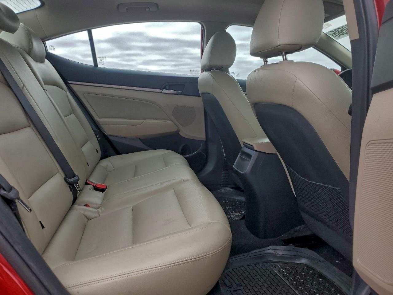 2017 HYUNDAI ELANTRA SE photo 10
