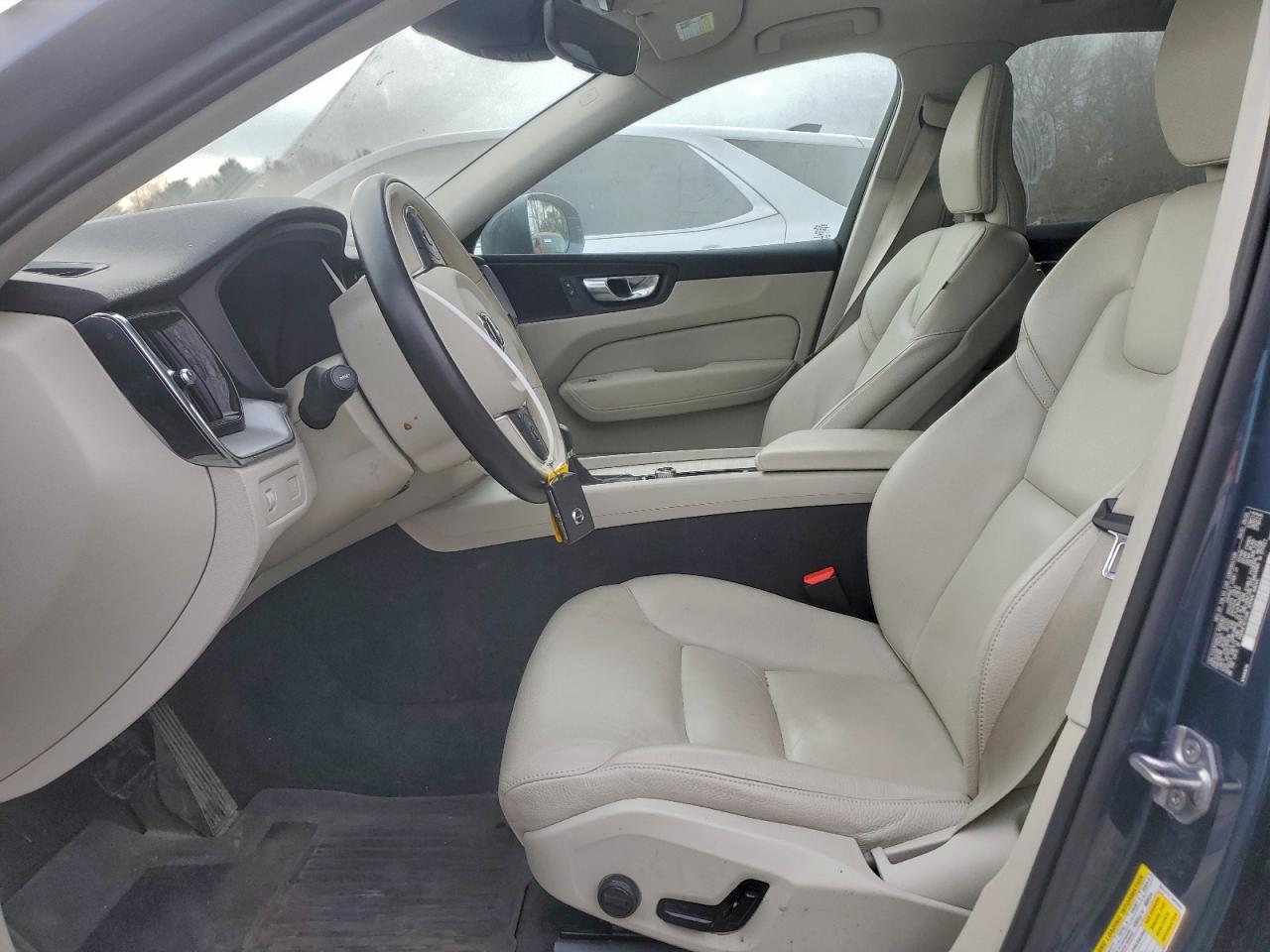 2020 VOLVO XC60 T5 MOMENTUM photo 7